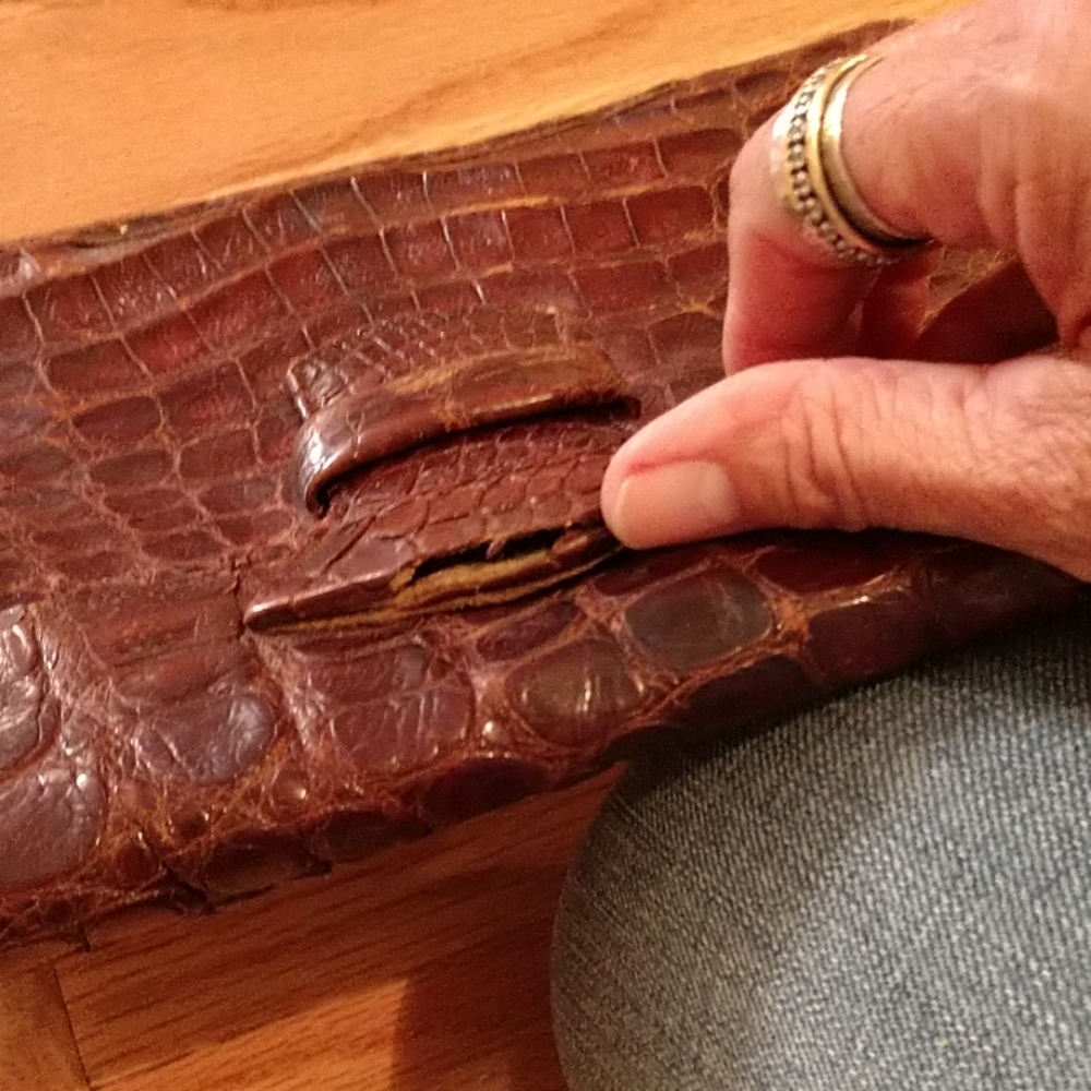 Vintage clutch...This clutch was my grandmother's. - Picture 7 of 7